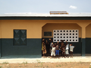 Gbumbeh Primary School is completed – and gets Solar!